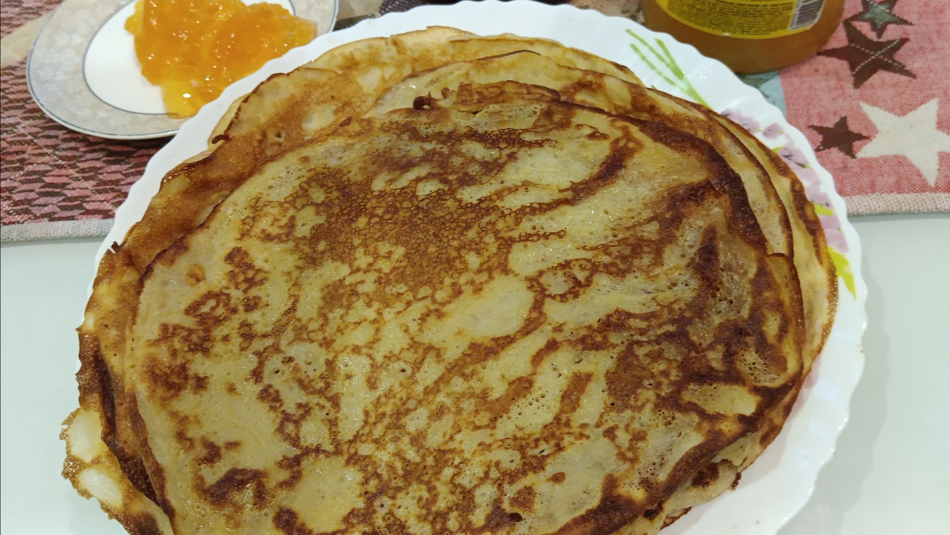 Напекла 🥞🥞🥞 блинов.Кружевных и ярких. смотреть онлайн