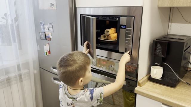 Кулинарное Шоу Марка и Мирона. Выпуск 1: Готовим хот-доги.