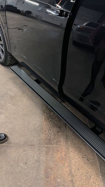 Volkswagen Teramont Pro - установка электрических порогов смотреть онлайн