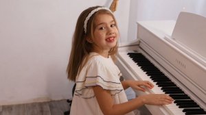 Песня "Восьмая нота". Слова — Е. Олейник, музыка — А. Иевлев. Исполняет Баева Анастасия, 8 лет