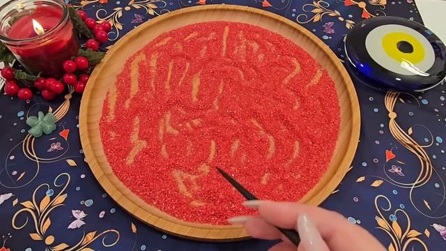 Гадание на песке: в это мгновение⏰ прямо сейчас💯 кто думает о тебе♥️💔 смотреть онлайн