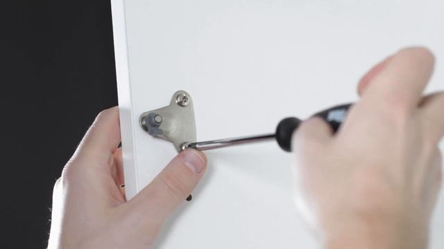 Установка петель Titus EasyFix и кронштейна смотреть онлайн