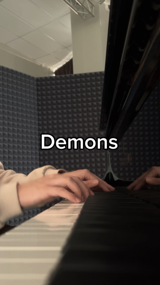 Demons✨ смотреть онлайн