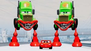 Эпический побег от Молнии Маккуина-Пожирателя, Мака Гигантского Пожирателя Ботов, Мэтра-Пожирателя