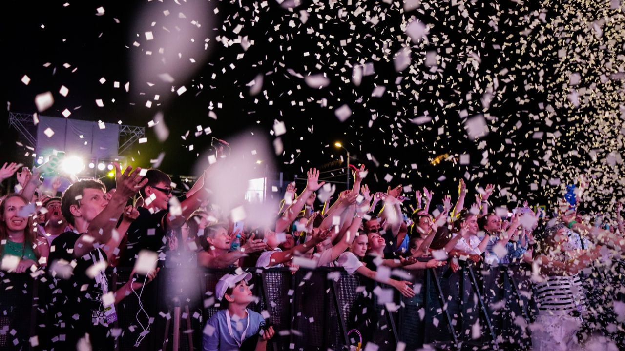 LIVE День молодежи 2024 - Чествование выпускников