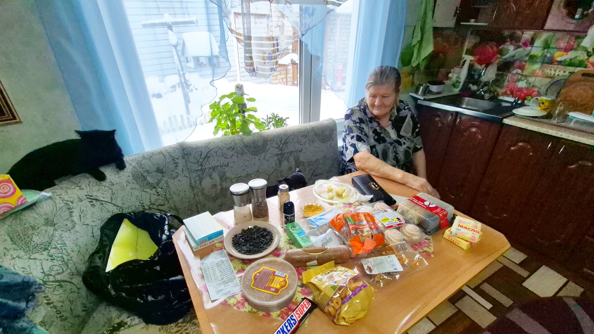 Комментарии я в Шоке 🙀 Сомной уже 1000 моих любимых,Че купили в городе,Простая Жизнь смотреть онлайн