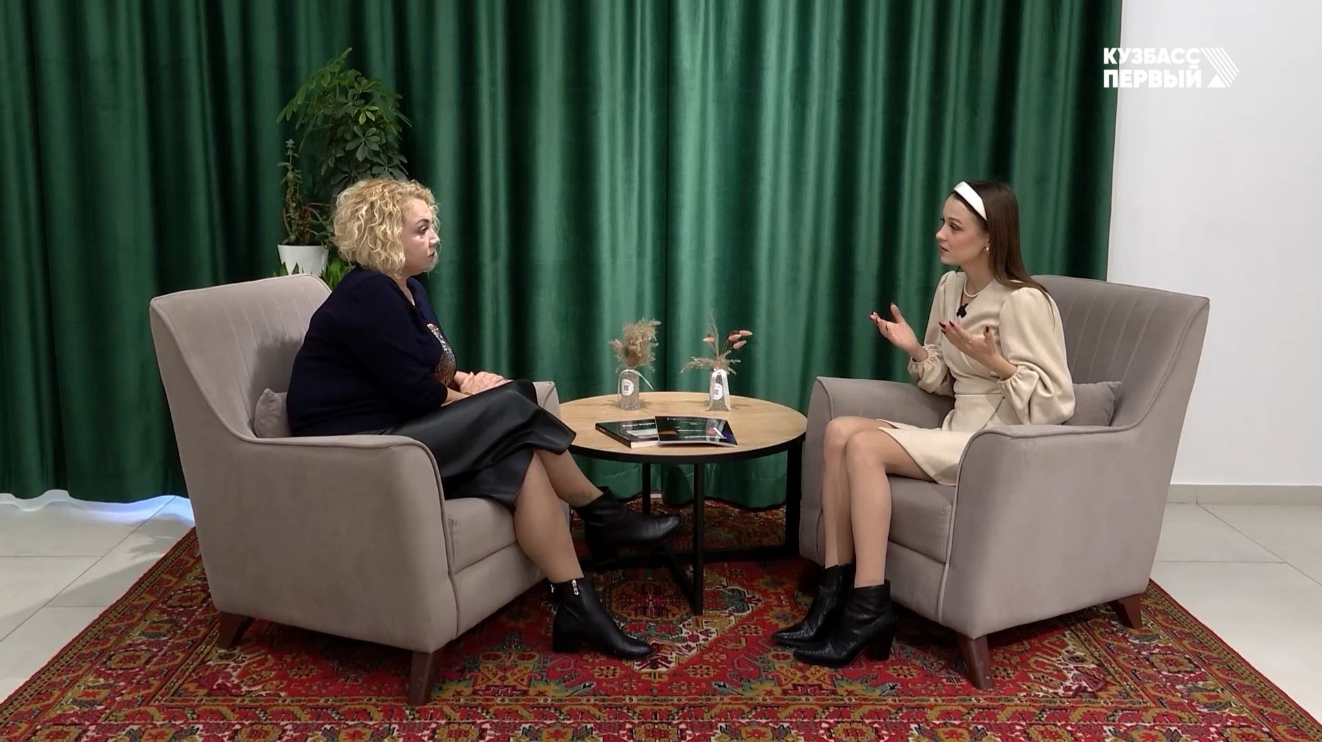 По осколкам жизни. Помощь одиноким мамам смотреть онлайн