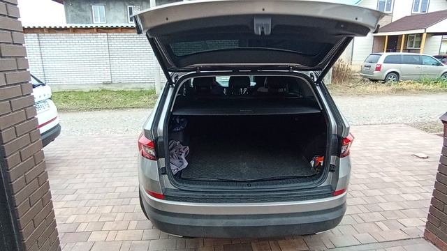 Skoda Kodiaq. Работа установленной системы Easy Open.