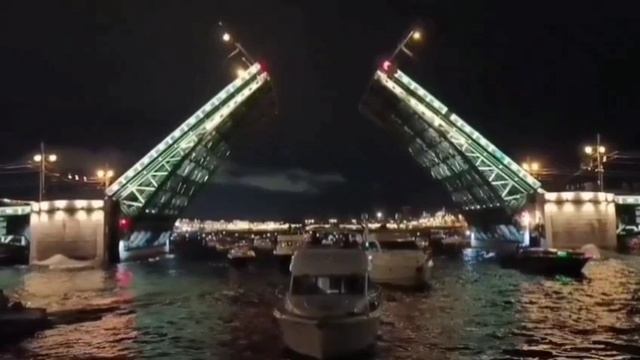 Развод мостов в Санкт-Петербурге. Морская прогулка. 🤓 смотреть онлайн