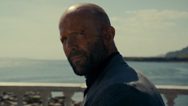 Любимый отрывок из фильма «Пчеловод» - The Beekeeper (2024) HD