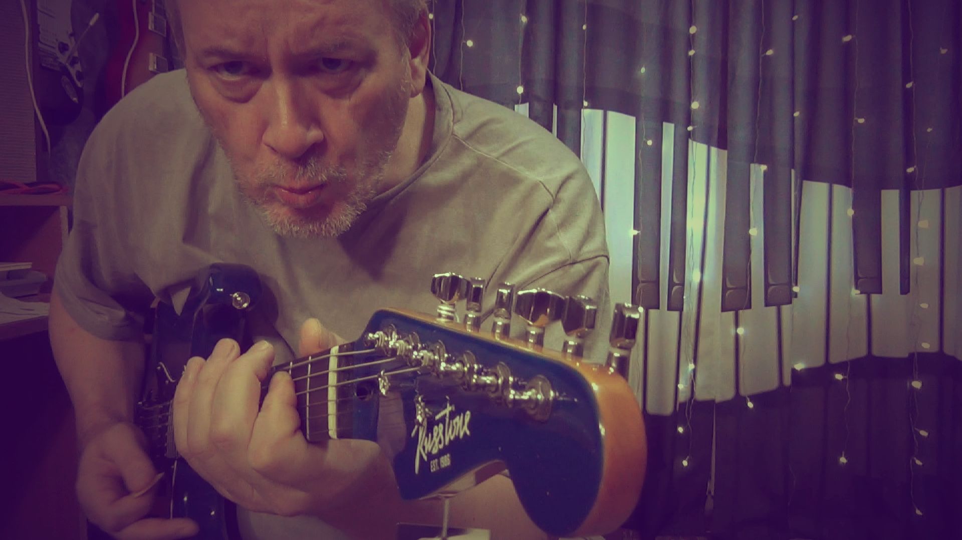 Russtone Spark HiGain and Tremolo test смотреть онлайн