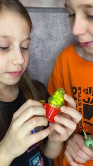 5 декабря 😎 Адвент-календарь. Битва сюрпризов: у кого сюрприз лучше?