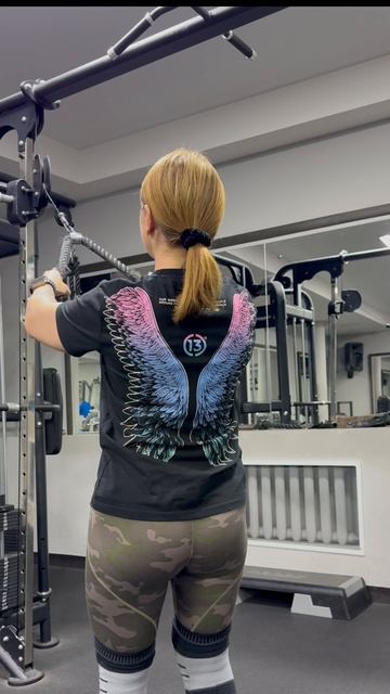 Тяга каната к груди