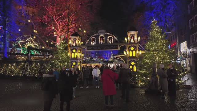 🇩🇪 Рождественский Кёльн в вечернее время 🎄 смотреть онлайн