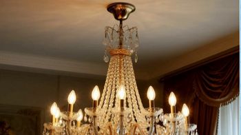 Удалить крюк и повесить люстру на планку. смотреть онлайн