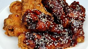 КУРИНЫЕ НОЖКИ С ОСТРЫМ СОУСОМ