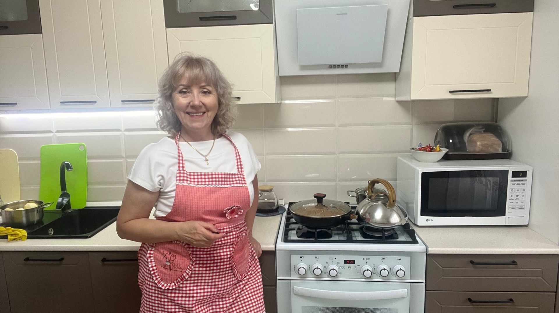 Собираю на стол ужин// сазан в фольге запеченный//💁❤️ смотреть онлайн