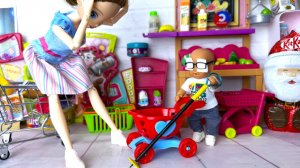 Я ОСЛЕП🤓 КАТЯ И МАКС ВЕСЁЛАЯ СЕМЕЙКА😜😜😜 Куклы Барби видео смешные истории ДАРИНЕЛКАТВ