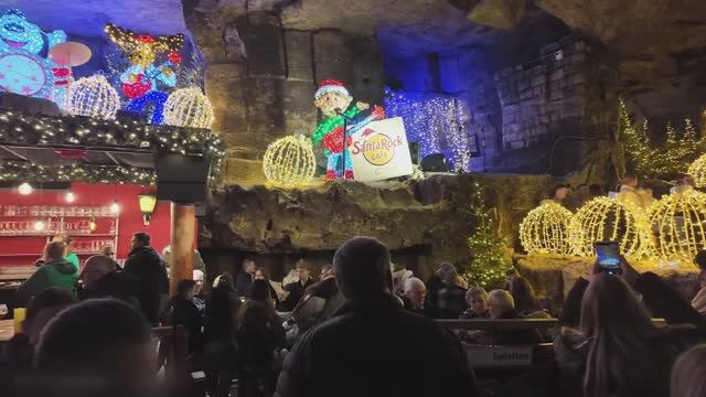 🎄🇳🇱 Рождественская ярмарка в Пещере в Валкенбурге, Нидерланды [4k] смотреть онлайн