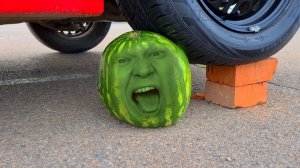 Машина давит предметы колесом! Эксперименты! Давим говорящий арбуз 😃🍉 Залипалка ASMR