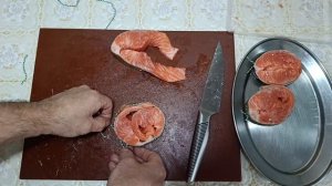 Стейк из форели с соусом морней, икрой и кус-кусом.. Плюс вкусный салат с мандаринами..