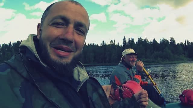 054_Семга полная икры. Белое море. Сплав по реке Умба. смотреть онлайн