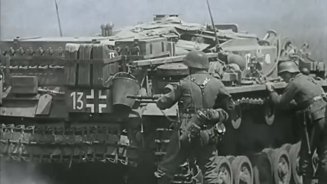 НАПАДЕНИЕ ФАШИСТОВ НА СССР - КАДРЫ 22 ИЮНЯ 1941 смотреть онлайн