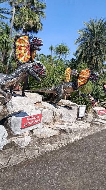 Динозавры в Паттайе? Вот где их искать! Юрский период по-тайски: что скрывает Nong Nooch? смотреть онлайн