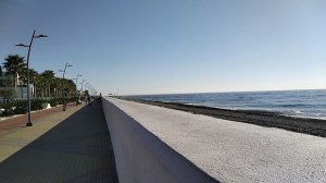 Набережная Сириуса 5.12.2025. 
Температура +23