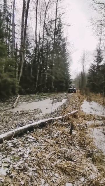 ломаем лёд после первого мороза, грязь ещё есть. дальше жёстче)))