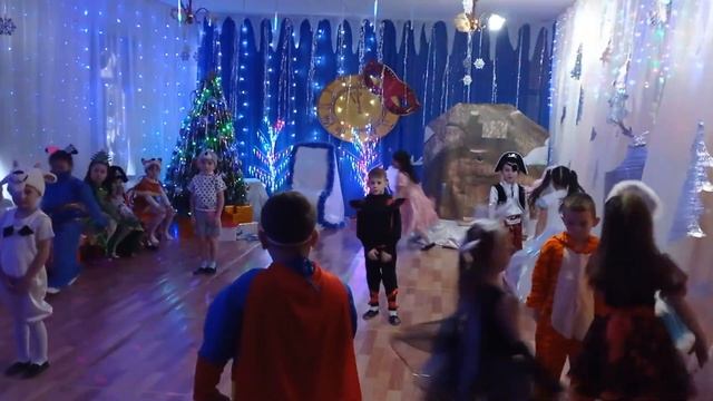 тик-так "Ты принц мой, а я - принцесса"Новогодний карнавал смотреть онлайн