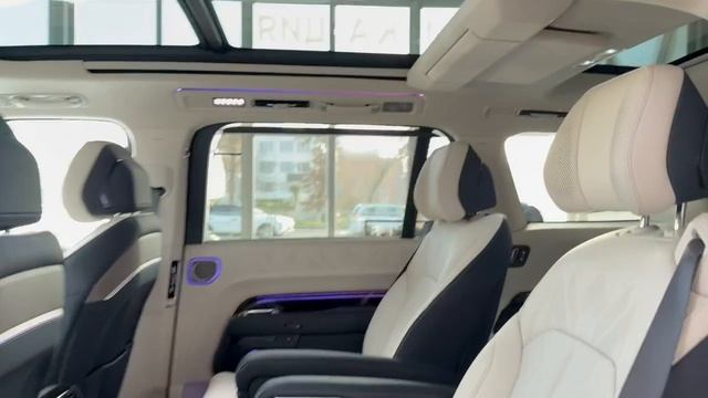 Zeekr 9x Черный на белом смотреть онлайн