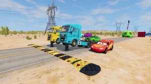 МУЛЬТИК для малышей: машинки прыгают через кочки — смотри и смейся