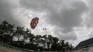 Грязный мрачный пляж Патонг 02.11.25. Таиланд, Пхукет.