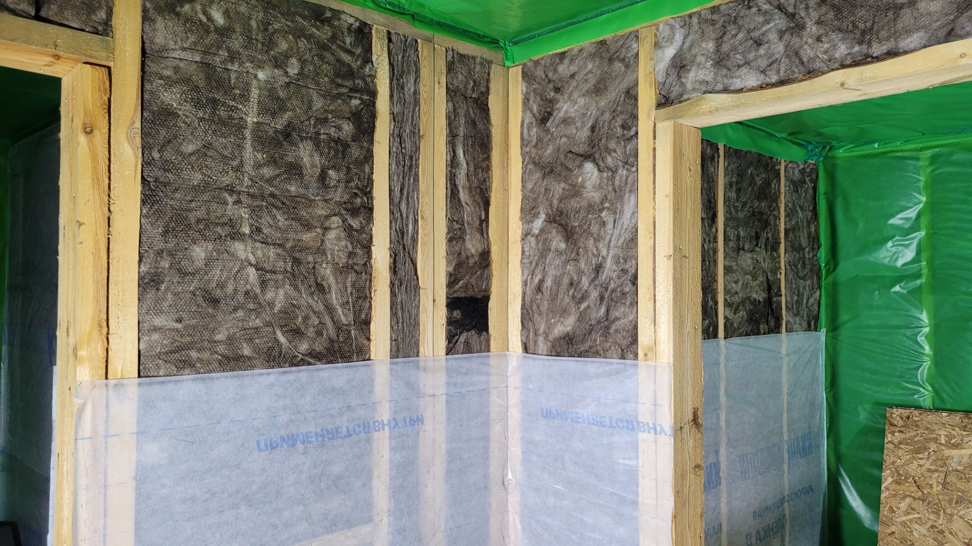 Утепление стен в каркасном доме.