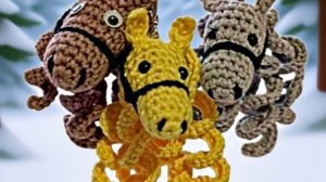 Лошадка - брелок крючком.