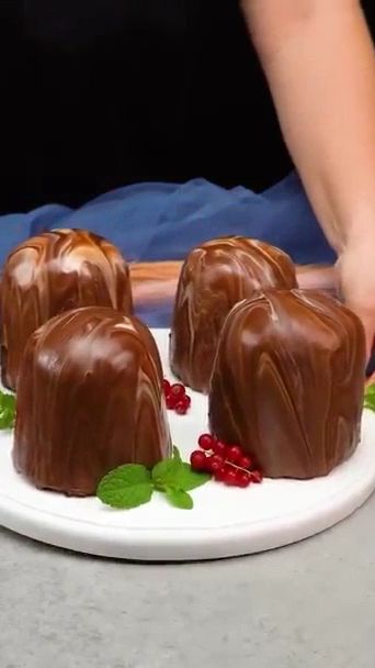 Знаменитый десерт который сводит с ума весь мир смотреть онлайн