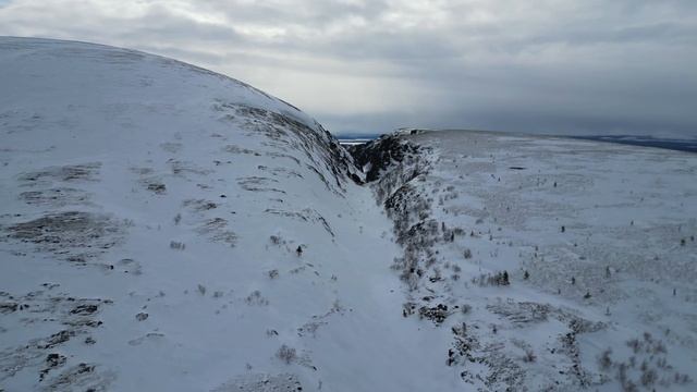 Простой но красивый скитур в щелях Крест и Аку-Аку, Хибины со стороны Мончегорска и озера Имандра смотреть онлайн