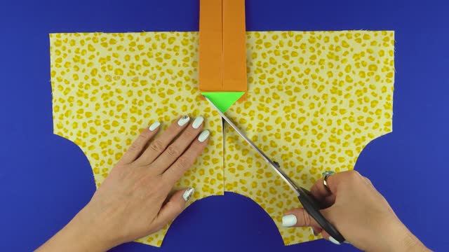 В ЦУМе, на распродаже я увидела такую обработку горловины планкой. Спешу поделиться с вами смотреть онлайн