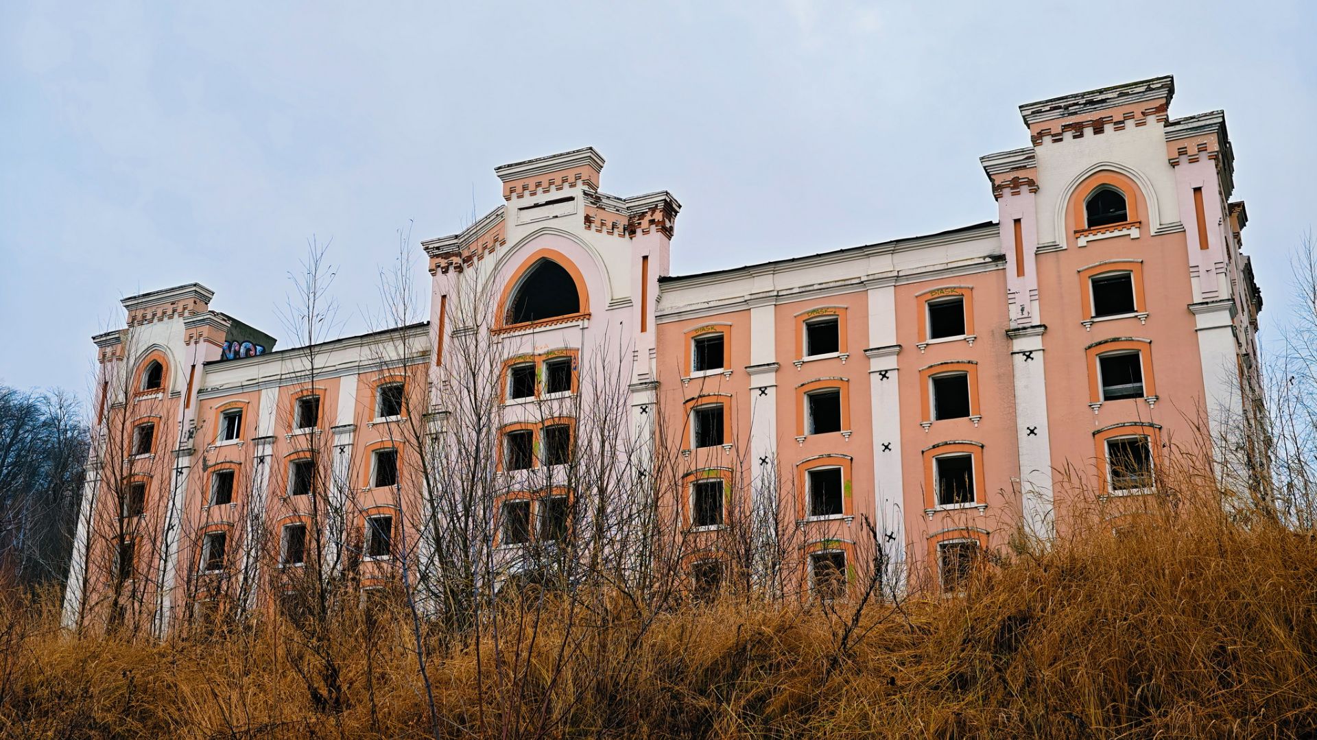 Заброшенная пряничная фабрика им. Бабаева и Печищинские печи. смотреть онлайн