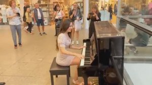 бешеная табуретка рвет рояль как тузик грелку