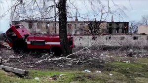 В разрушенном городе. МИСИН.