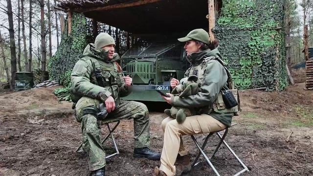 За кулисами войны: история артиста, который стал артиллеристом смотреть онлайн