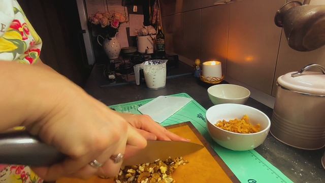 Десертные булочки 
,, А-ля по-киевски,,