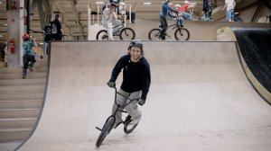 Пробую все трюки мира на BMX. s02e09