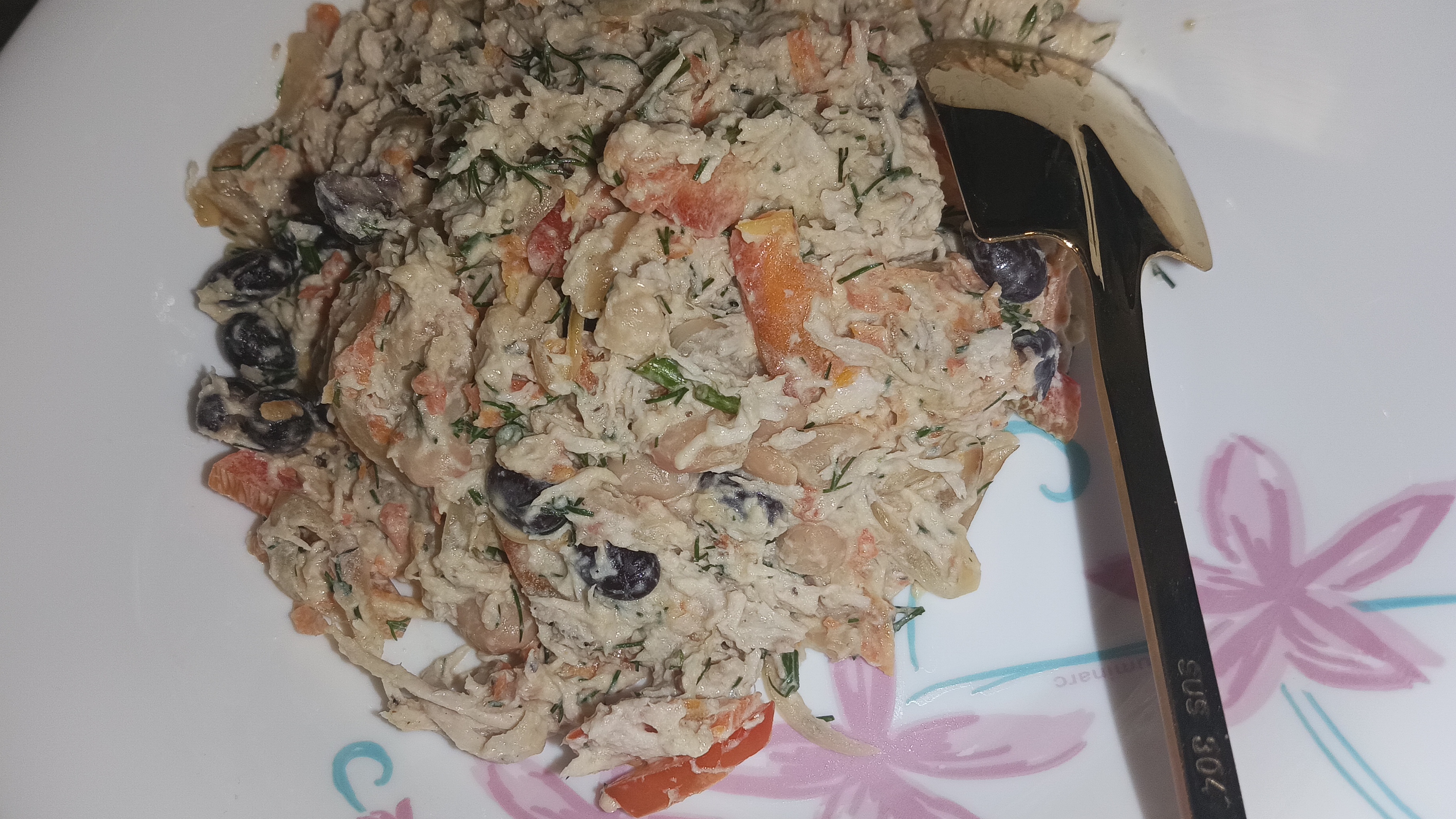 салат Царский .  быстрый и сытный салат . как выжить в новом году