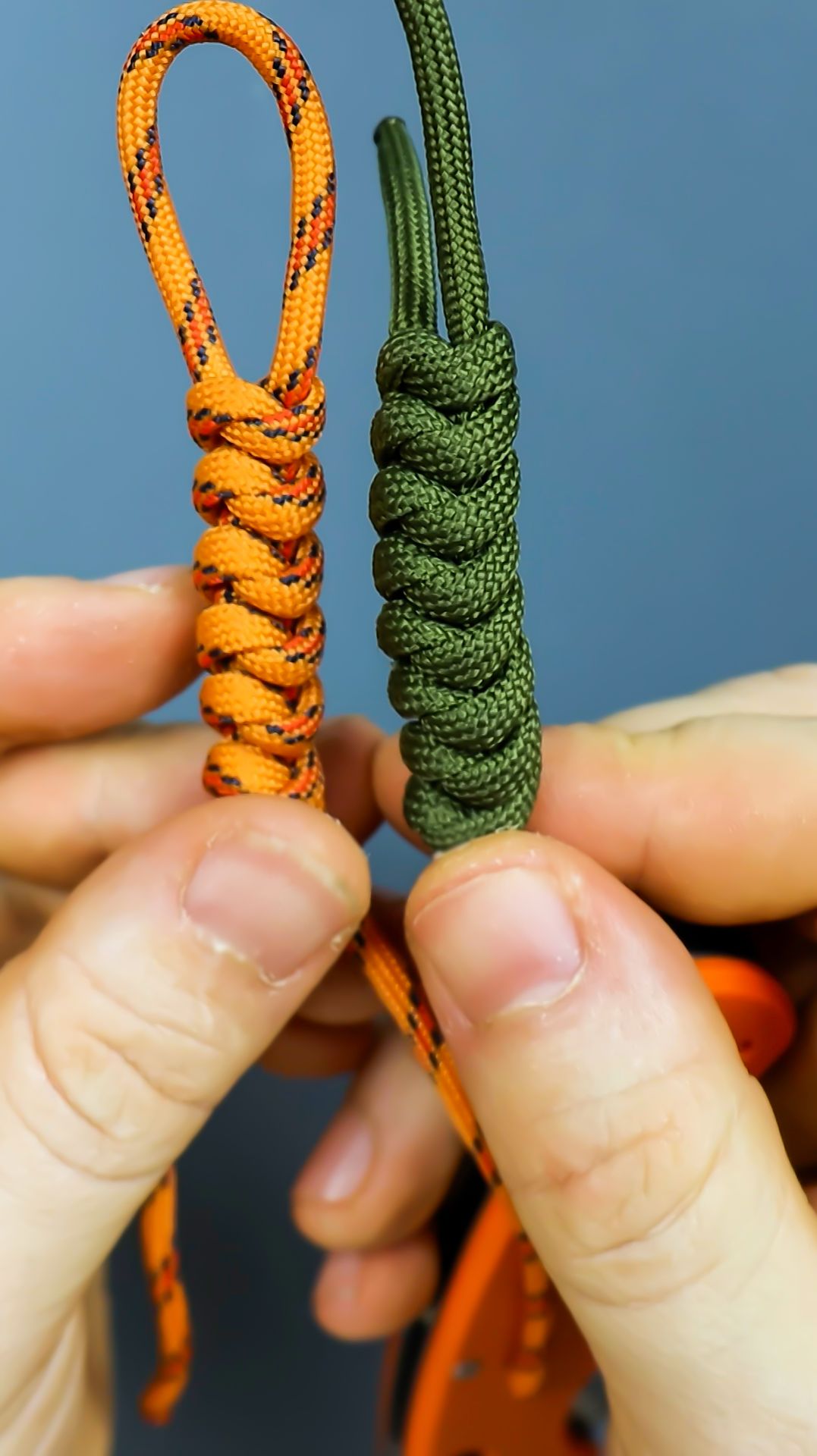 Как сплести простой темляк для ножа из паракорда #SteinHouse #edc #темляк смотреть онлайн