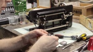 Полная переборка швейной машины "Singer". Часть 2  Сборка.