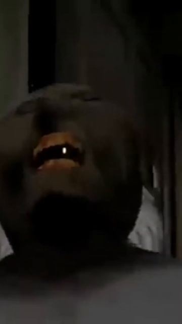 СМЕШНОЙ МОМЕНТ БАБКА ГРЕННИ #shorts #granny #game смотреть онлайн