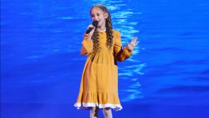 Алиса Искакова -9 лет- Imagine ( Джон Леннон)